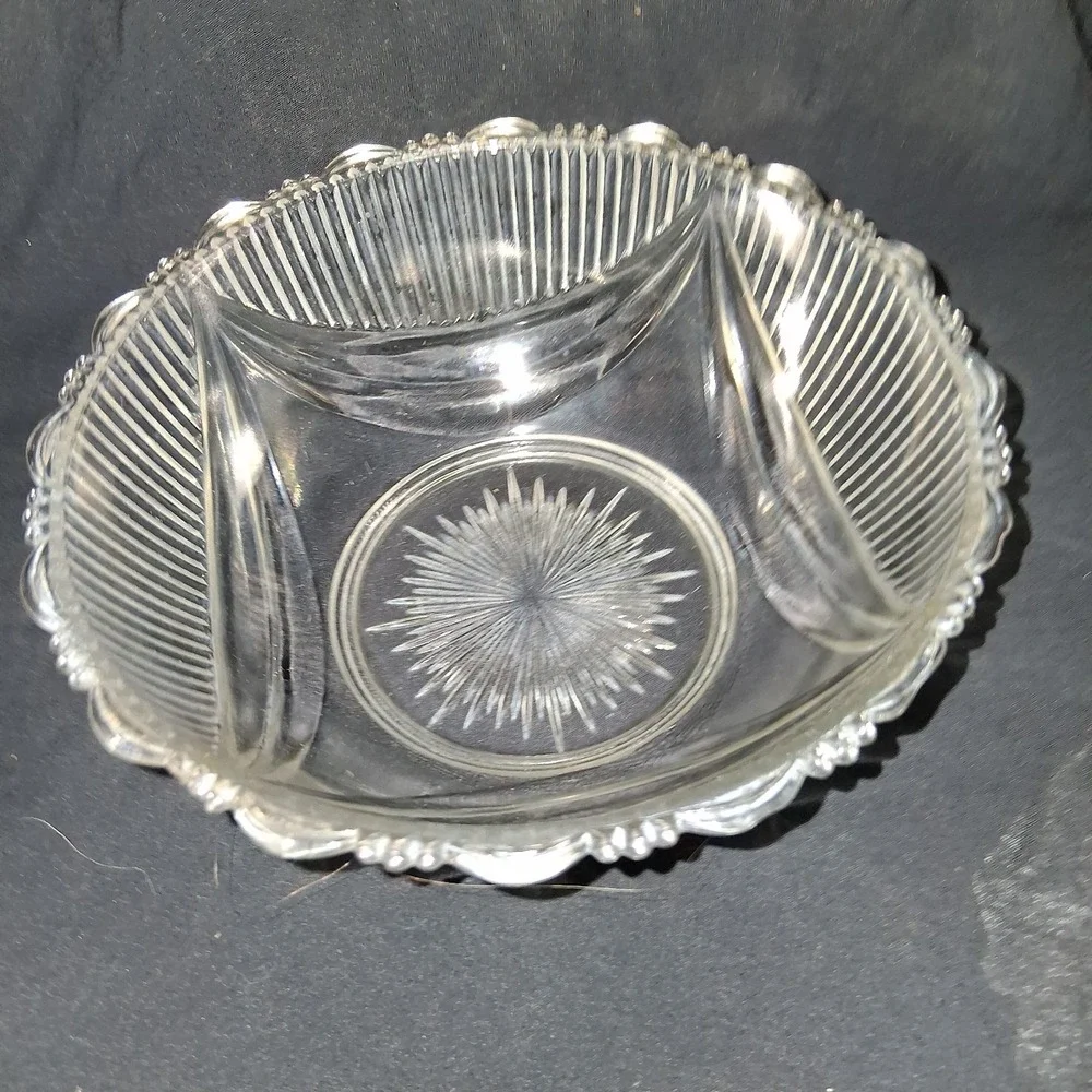 Starburst‎ Elegant Fluted Edge Glass Bowl Ridged Sides 7.5